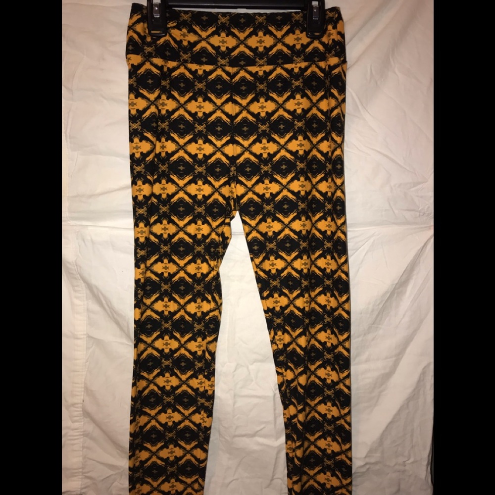 LuLaRoe Black and Yellow Pattern leggings